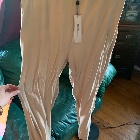 BCBG linen pants in size small NWT. - Picture 7 of 12